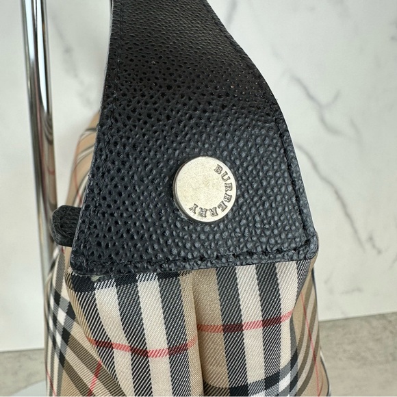 SOLD Burberry Nylon Nova Check Pochette - Picture 14 of 15